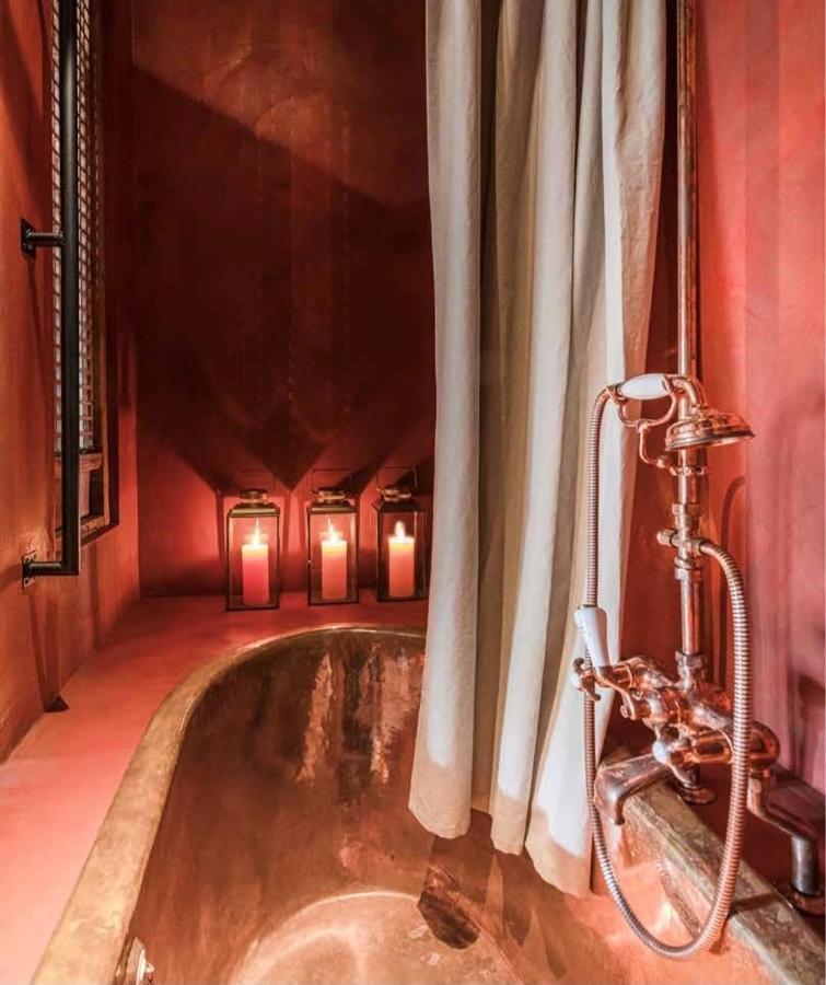 Maison Fred Luxury Suites Брюж Екстериор снимка